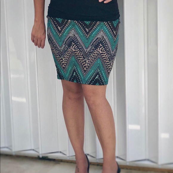 Green Chevron Pencil Skirt - Picture 4 of 4